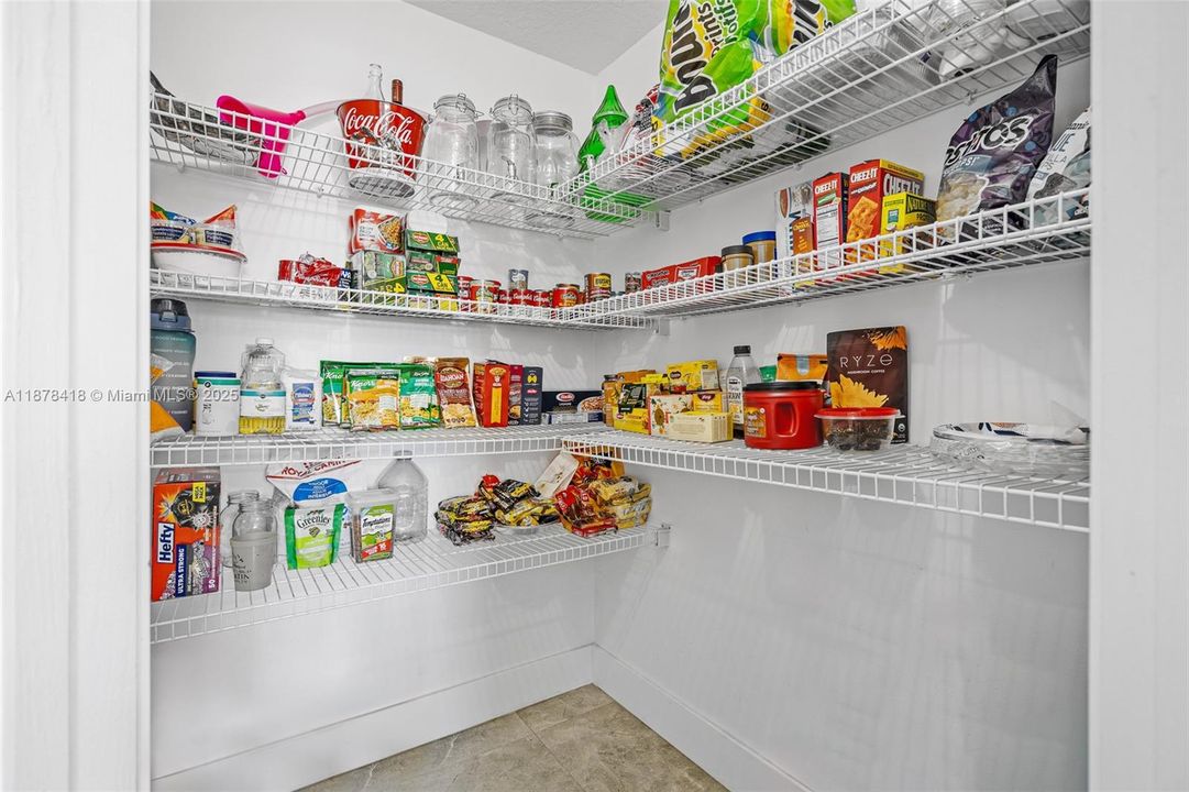 В аренду: $6,500 (4 спален, 3 ванн, 3080 Квадратных фут)