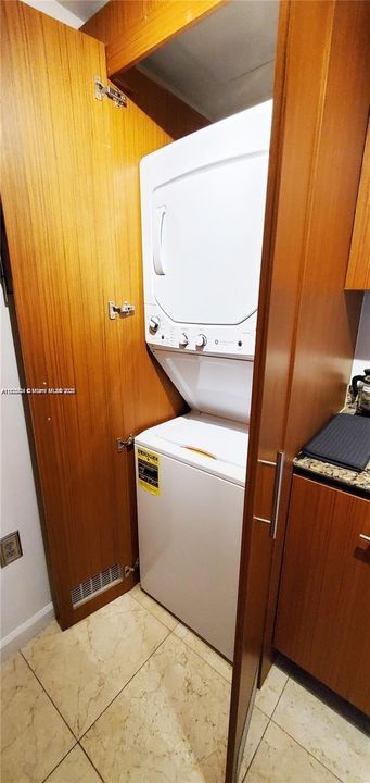 En Venta: $990,000 (2 camas, 2 baños, 1056 Pies cuadrados)