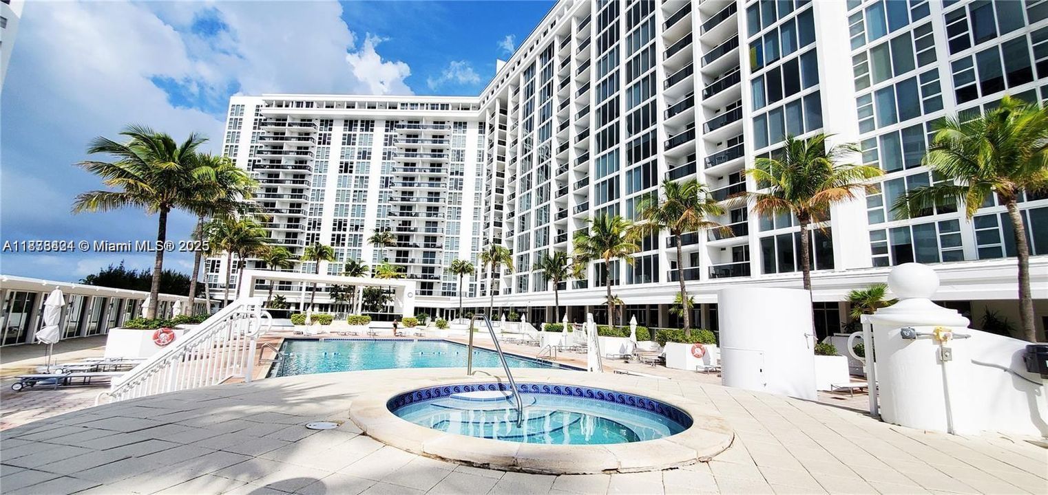 En Venta: $990,000 (2 camas, 2 baños, 1056 Pies cuadrados)