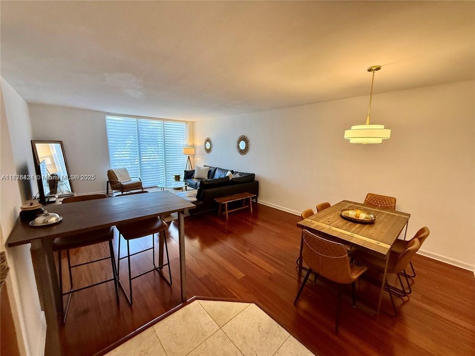 En Venta: $990,000 (2 camas, 2 baños, 1056 Pies cuadrados)