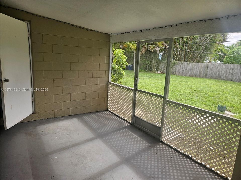 出租: $2,100 (2 贝兹, 1 浴室, 0 平方英尺)