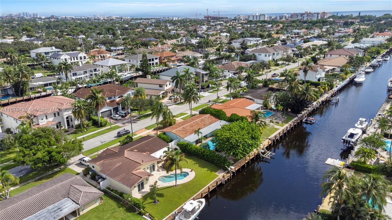 Recently Rented: $9,000 (3 beds, 3 baths, 1814 Square Feet)