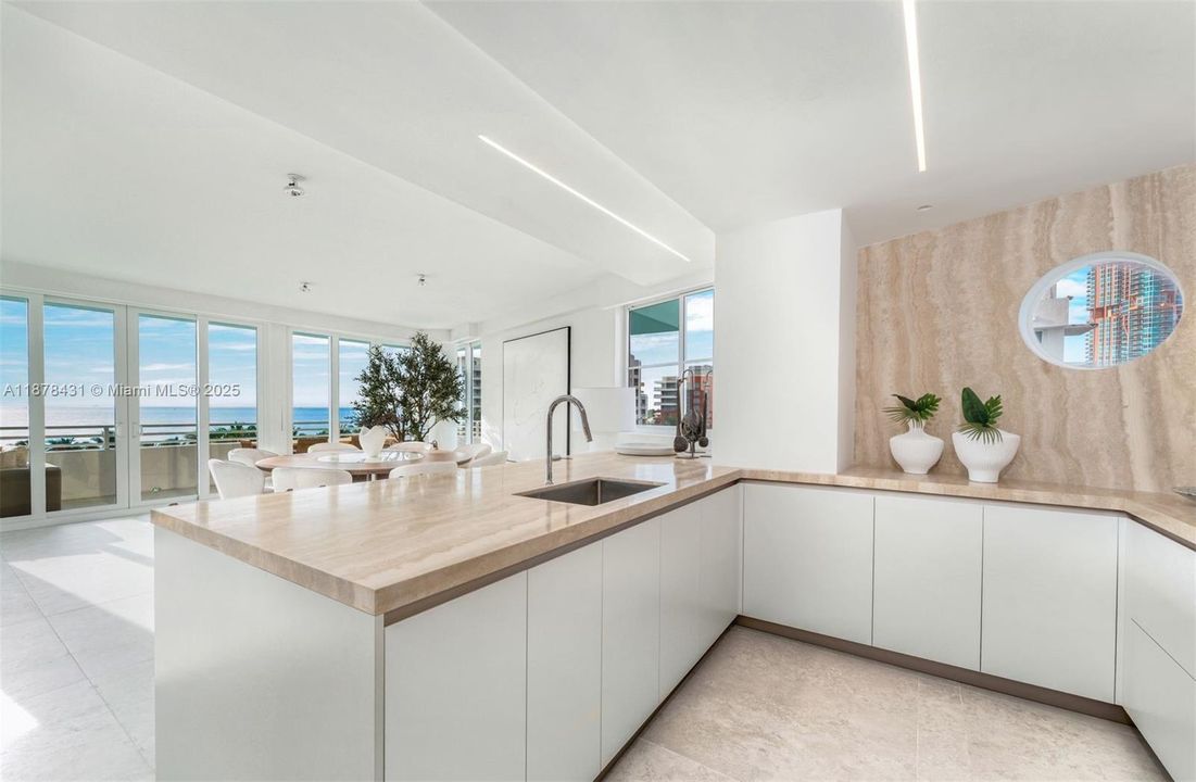 Recently Sold: $5,500,000 (3 beds, 3 baths, 2786 Square Feet)