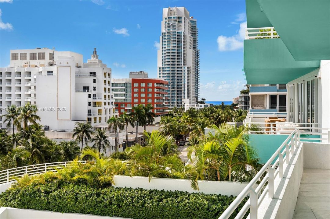 Recently Sold: $5,500,000 (3 beds, 3 baths, 2786 Square Feet)