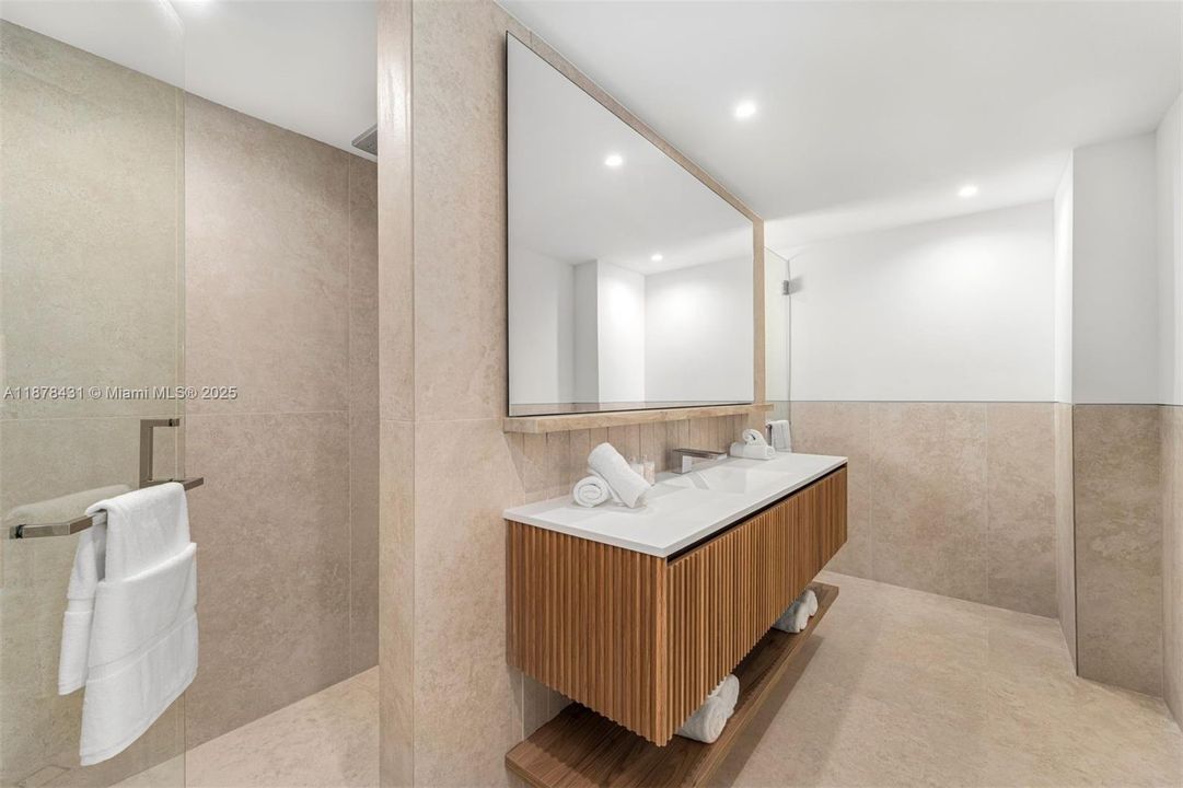 Recently Sold: $5,500,000 (3 beds, 3 baths, 2786 Square Feet)