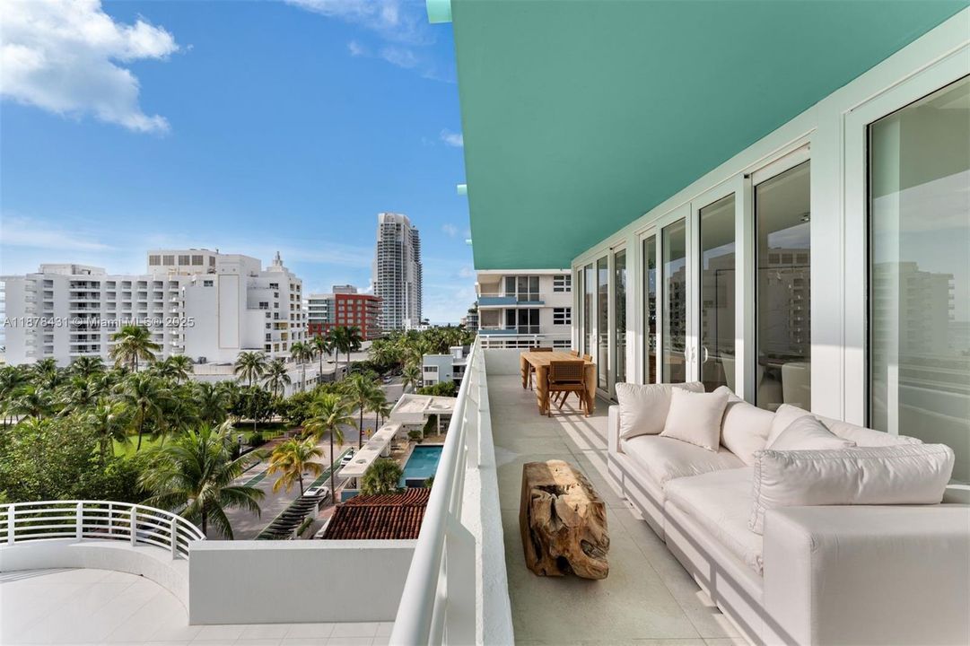 Recently Sold: $5,500,000 (3 beds, 3 baths, 2786 Square Feet)