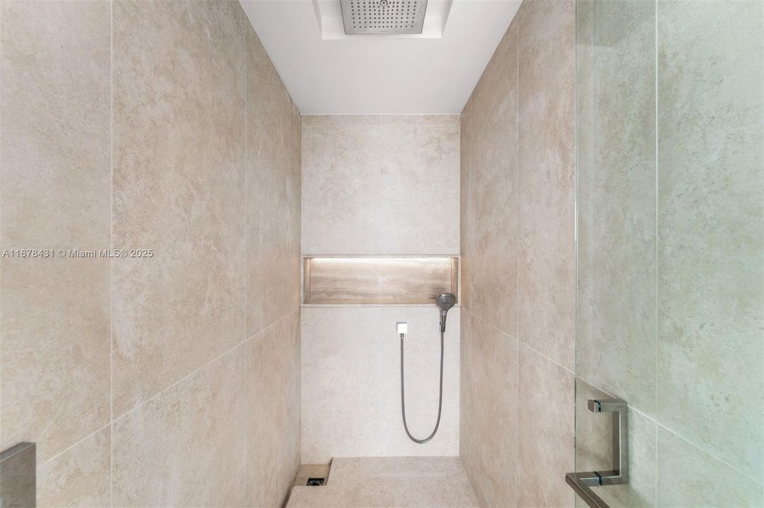 Recently Sold: $5,500,000 (3 beds, 3 baths, 2786 Square Feet)