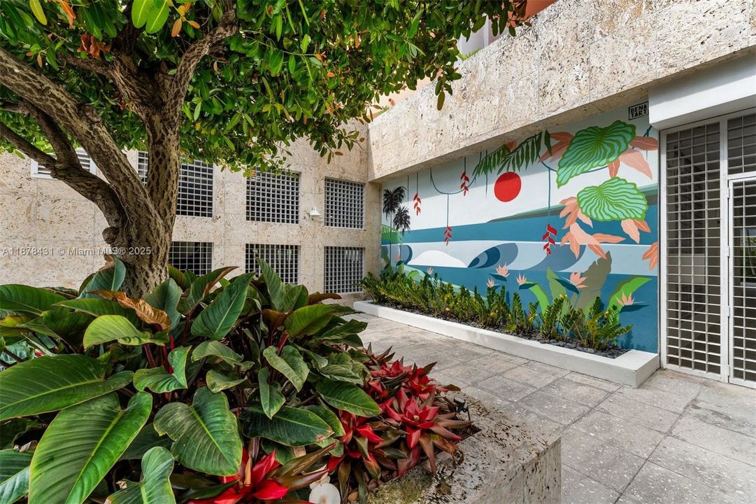 Recently Sold: $5,500,000 (3 beds, 3 baths, 2786 Square Feet)