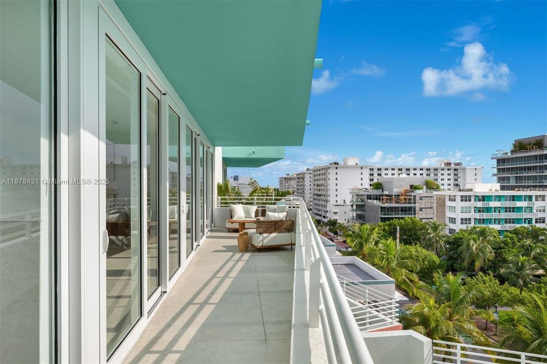 Recently Sold: $5,500,000 (3 beds, 3 baths, 2786 Square Feet)