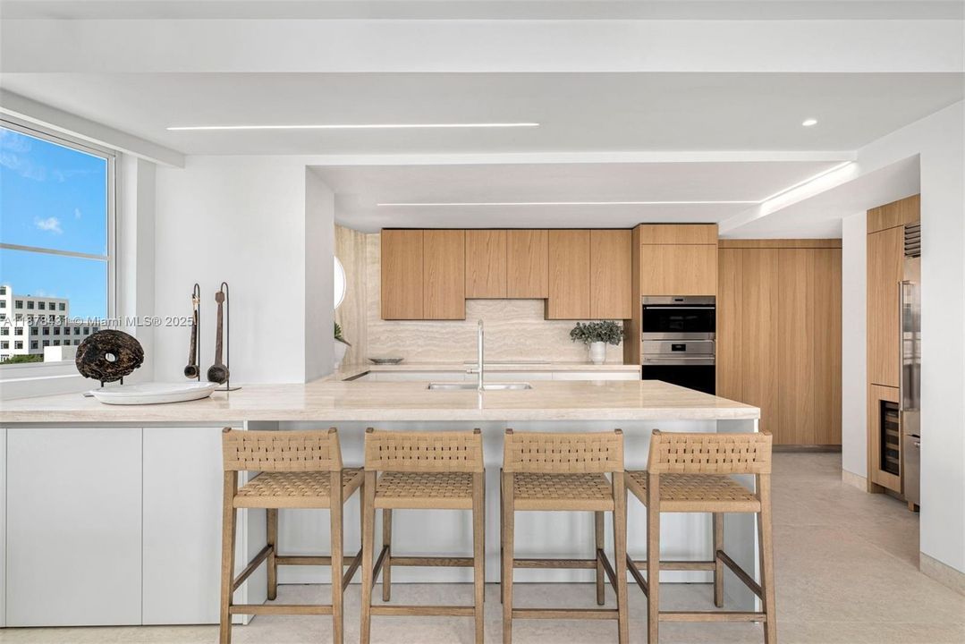 Recently Sold: $5,500,000 (3 beds, 3 baths, 2786 Square Feet)