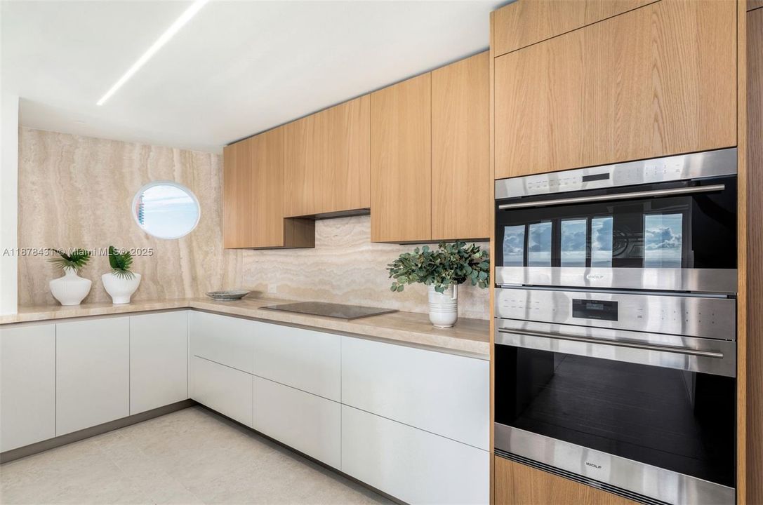 Recently Sold: $5,500,000 (3 beds, 3 baths, 2786 Square Feet)