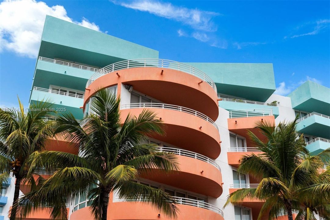 Recently Sold: $5,500,000 (3 beds, 3 baths, 2786 Square Feet)