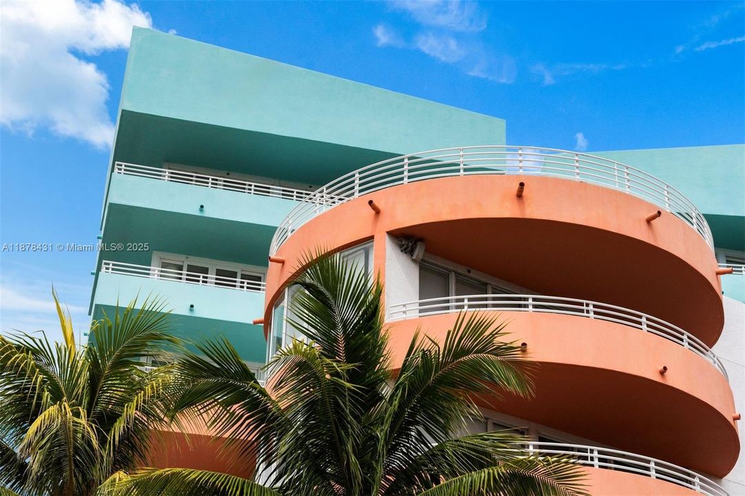 Recently Sold: $5,500,000 (3 beds, 3 baths, 2786 Square Feet)