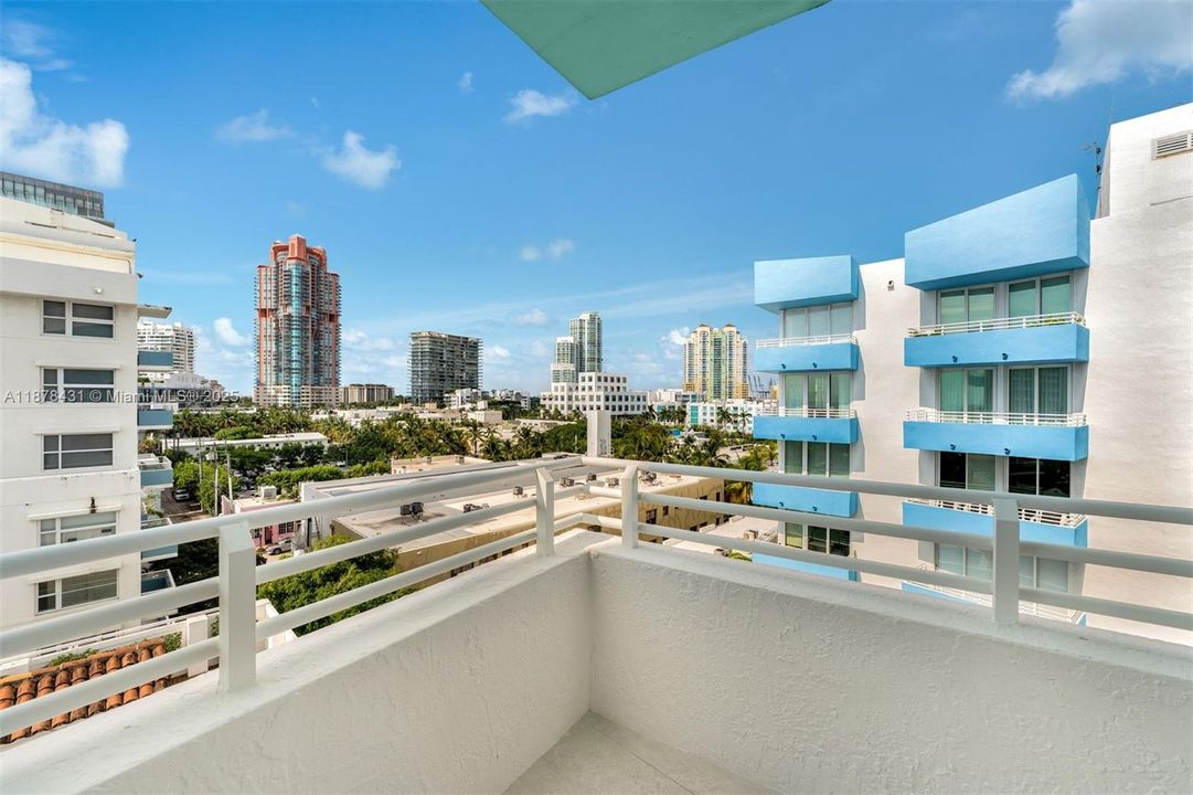 Recently Sold: $5,500,000 (3 beds, 3 baths, 2786 Square Feet)