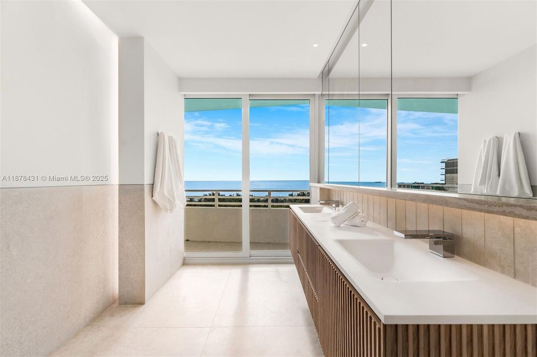 Recently Sold: $5,500,000 (3 beds, 3 baths, 2786 Square Feet)