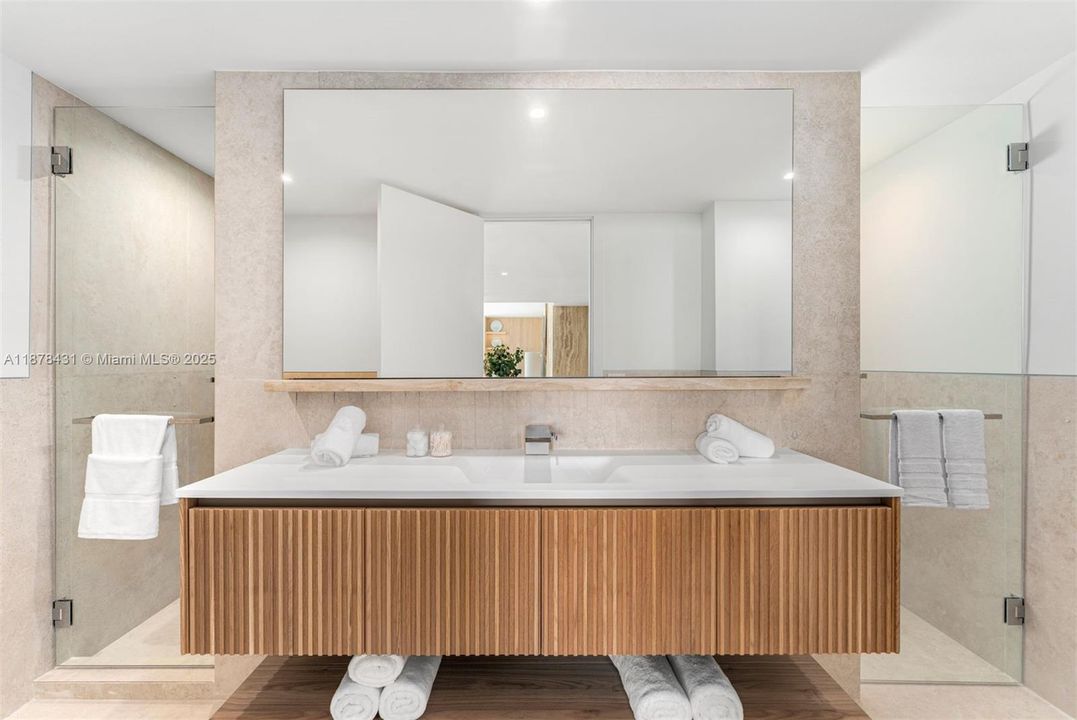 Recently Sold: $5,500,000 (3 beds, 3 baths, 2786 Square Feet)