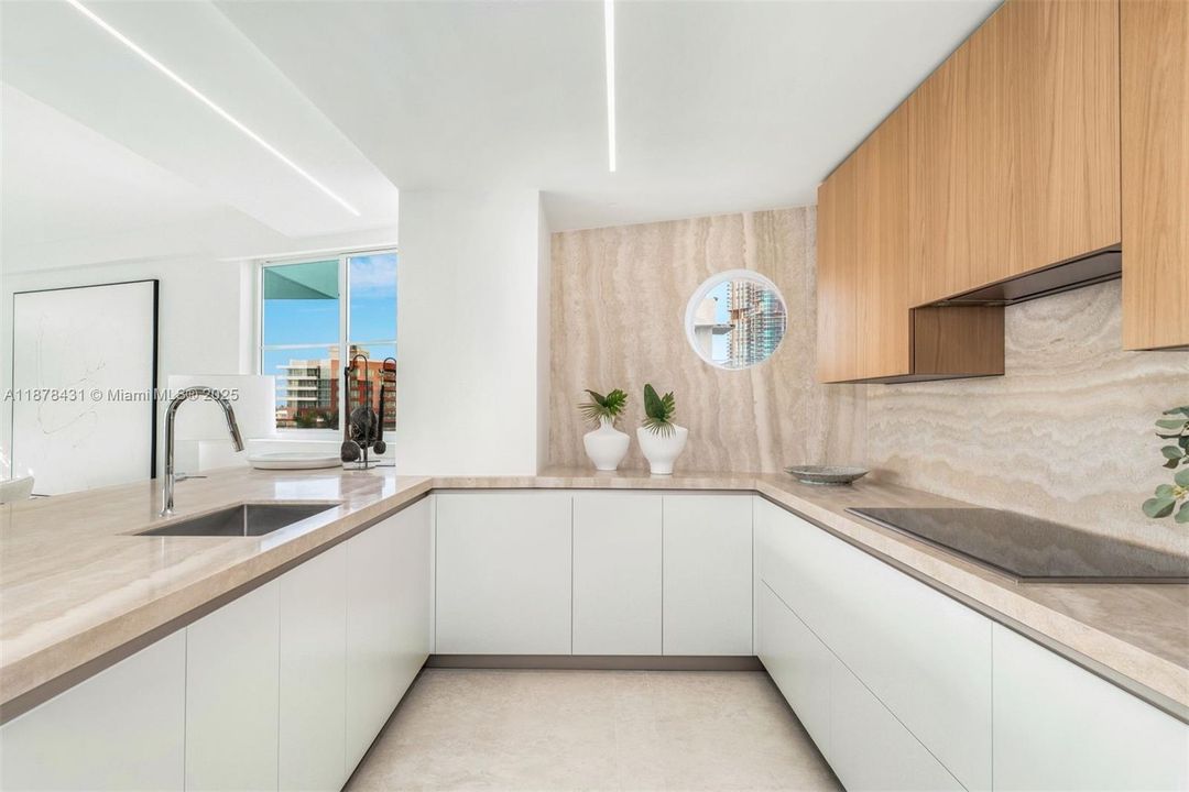 Recently Sold: $5,500,000 (3 beds, 3 baths, 2786 Square Feet)