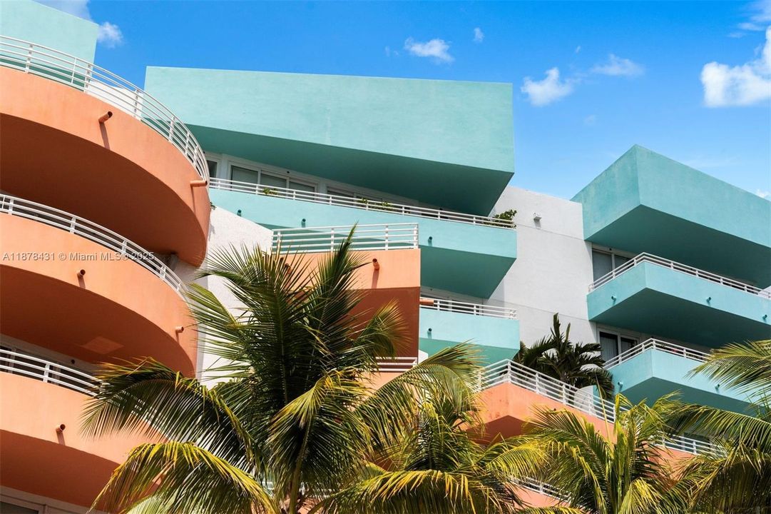 Recently Sold: $5,500,000 (3 beds, 3 baths, 2786 Square Feet)