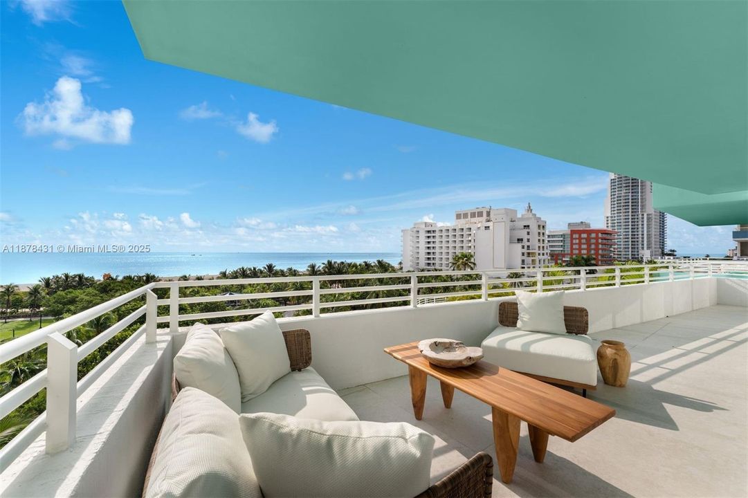 Recently Sold: $5,500,000 (3 beds, 3 baths, 2786 Square Feet)