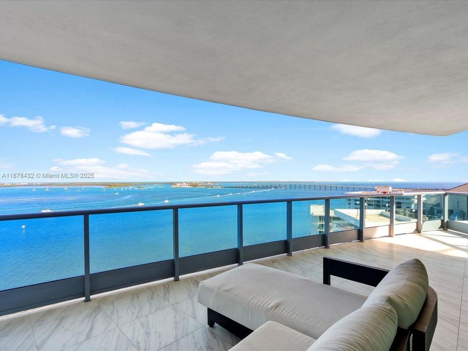 For Sale: $2,100,000 (2 beds, 2 baths, 1878 Square Feet)