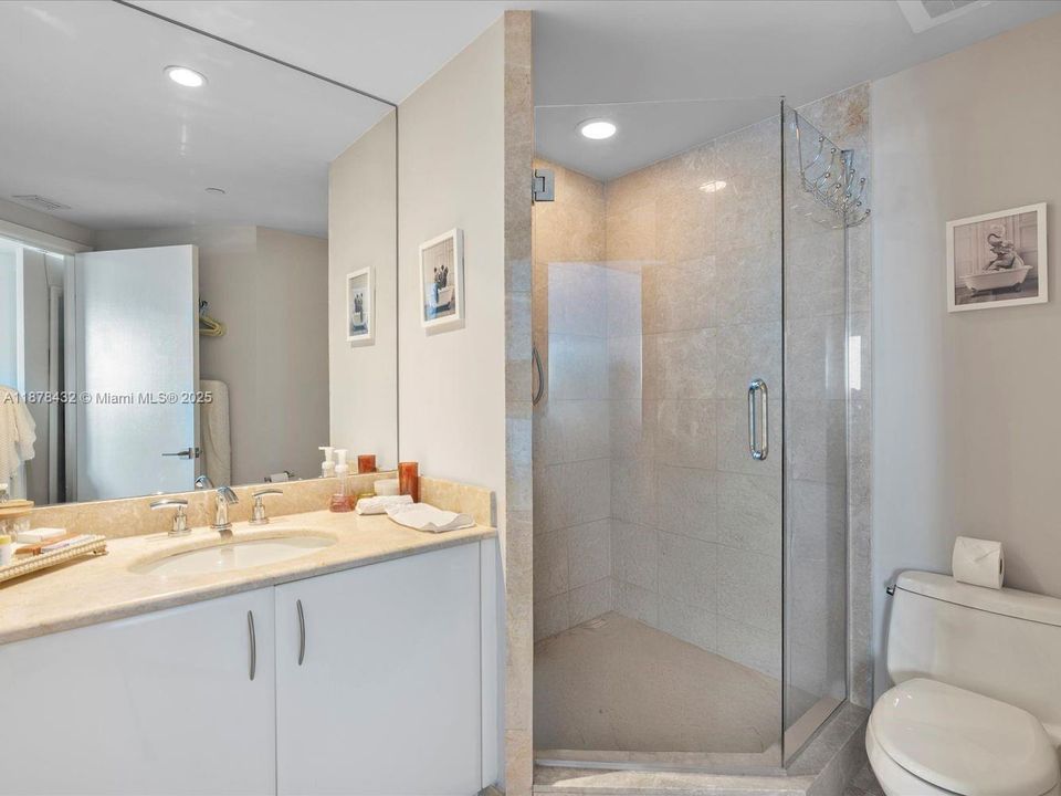 For Sale: $2,100,000 (2 beds, 2 baths, 1878 Square Feet)