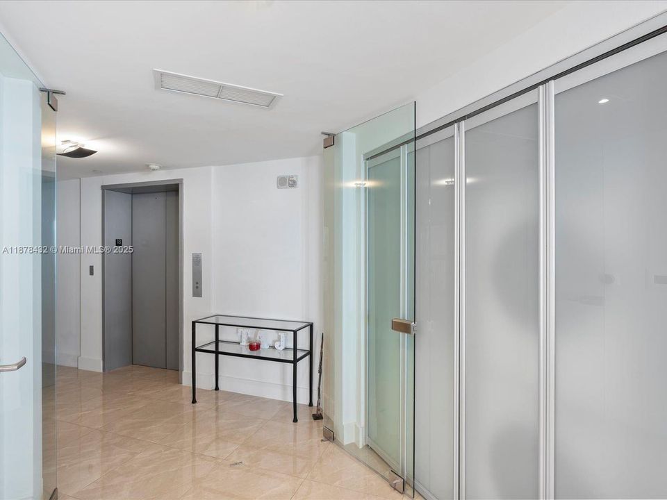 For Sale: $2,100,000 (2 beds, 2 baths, 1878 Square Feet)