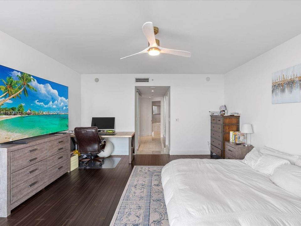 For Sale: $2,100,000 (2 beds, 2 baths, 1878 Square Feet)