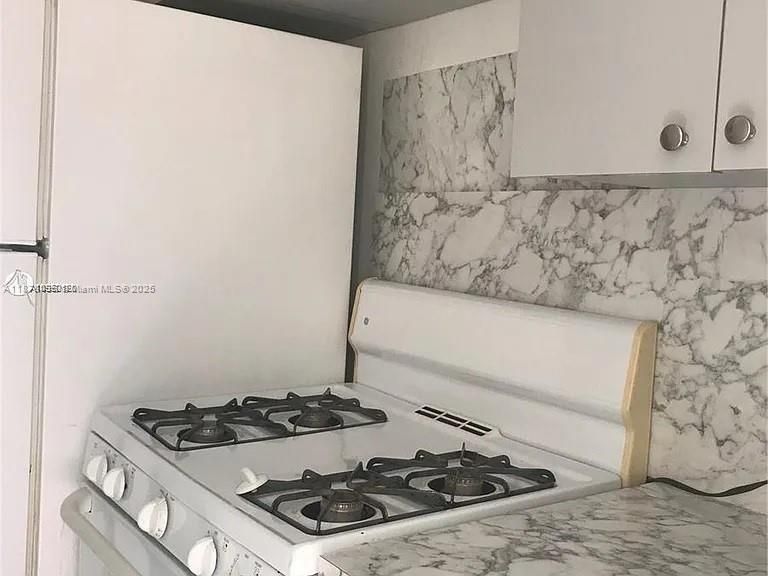 На продажу: $162,000 (0 спален, 1 ванн, 406 Квадратных фут)