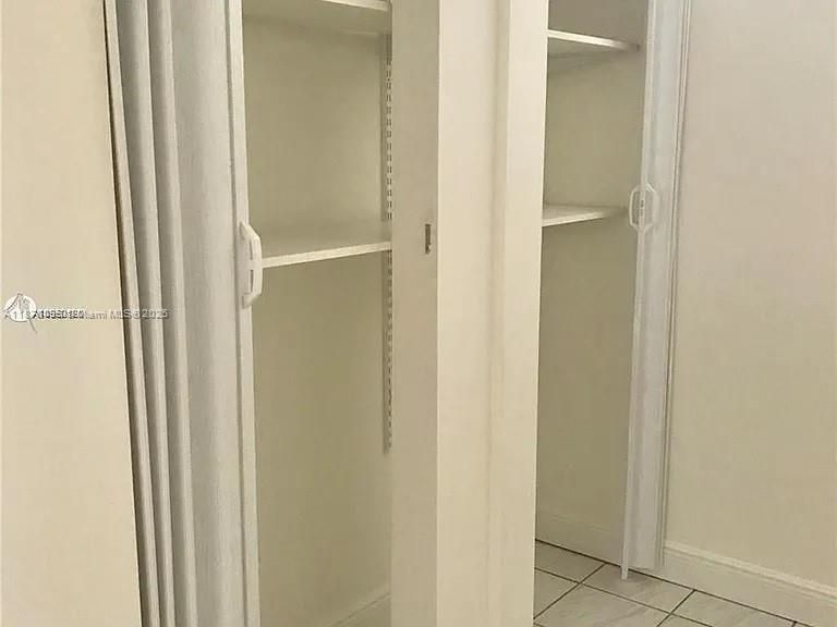 На продажу: $162,000 (0 спален, 1 ванн, 406 Квадратных фут)