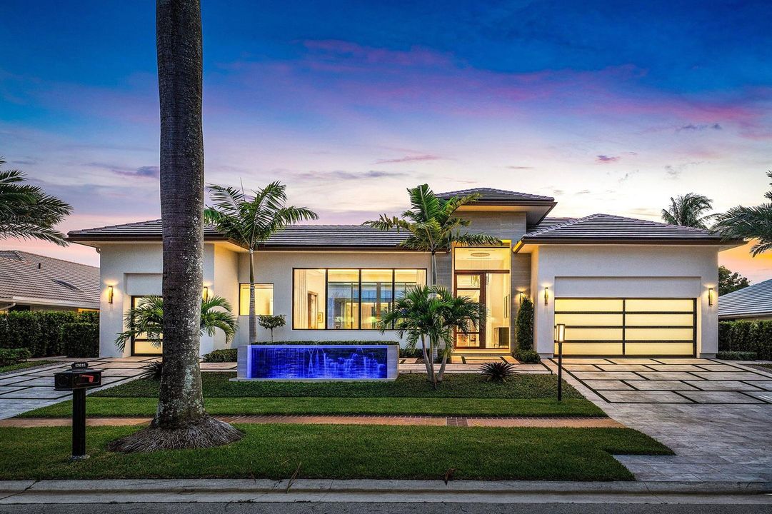 Front of Home w Fountain