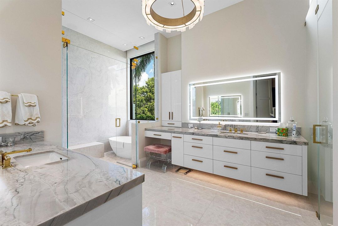 Bath Primary Suite
