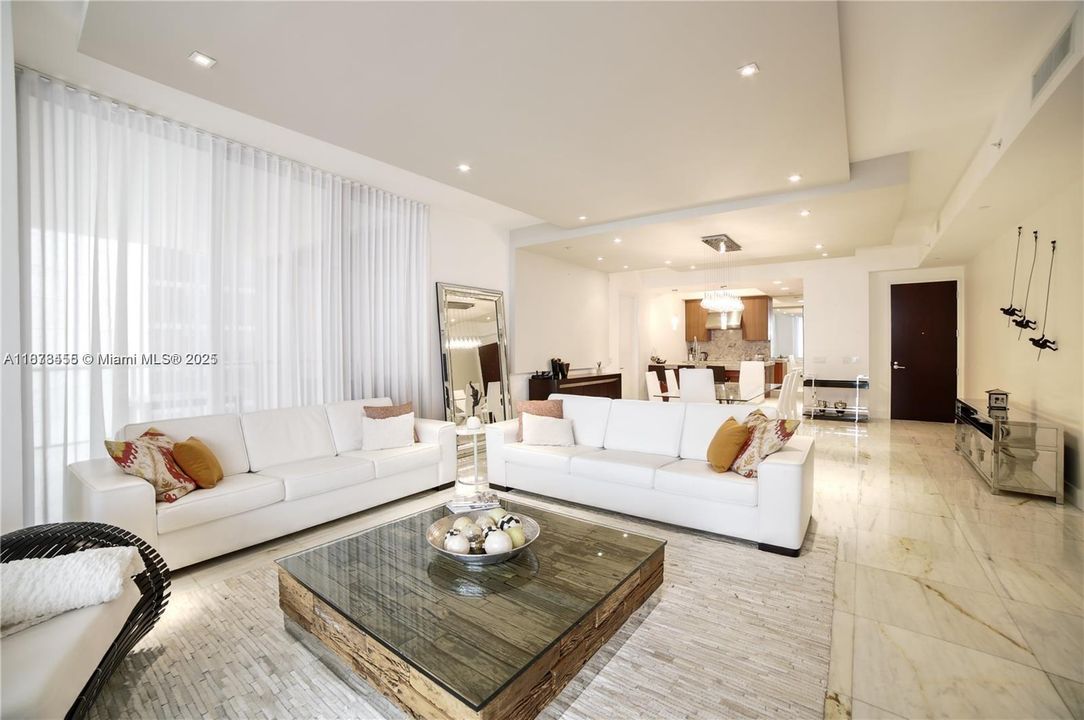 En Renta: $23,000 (2 camas, 2 baños, 1685 Pies cuadrados)