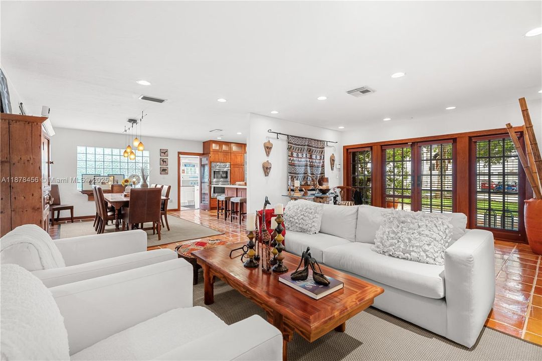 For Sale: $1,800,000 (3 beds, 2 baths, 2048 Square Feet)