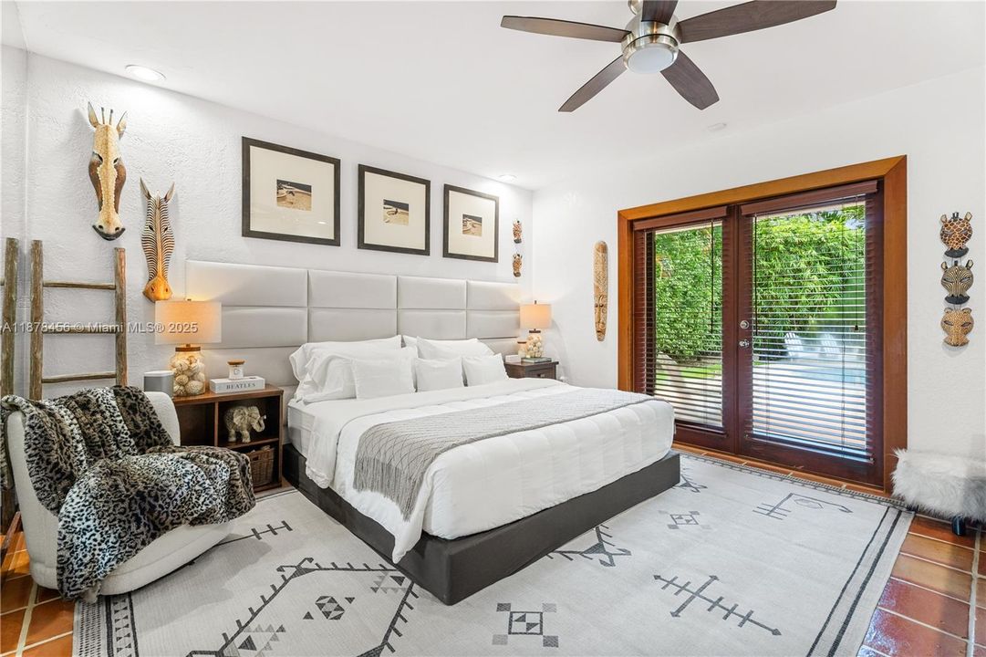 For Sale: $1,800,000 (3 beds, 2 baths, 2048 Square Feet)