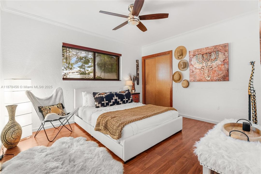 For Sale: $1,800,000 (3 beds, 2 baths, 2048 Square Feet)