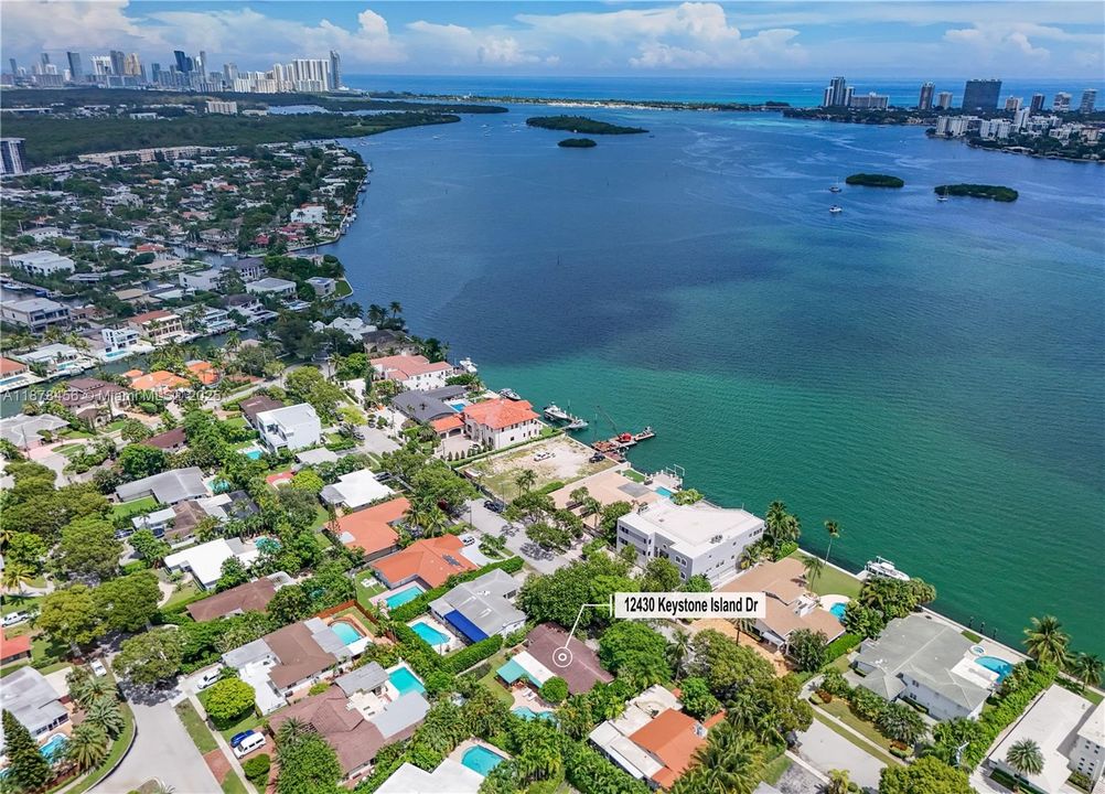 For Sale: $1,800,000 (3 beds, 2 baths, 2048 Square Feet)