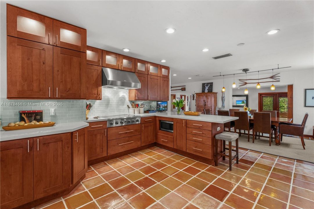 For Sale: $1,800,000 (3 beds, 2 baths, 2048 Square Feet)