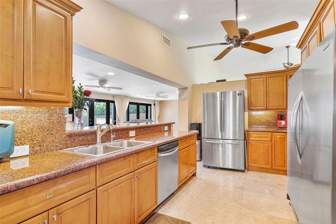 For Sale: $2,490,000 (5 beds, 4 baths, 2759 Square Feet)