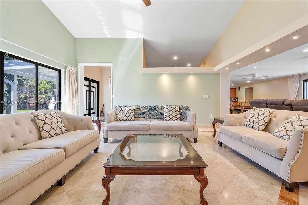 For Sale: $2,490,000 (5 beds, 4 baths, 2759 Square Feet)