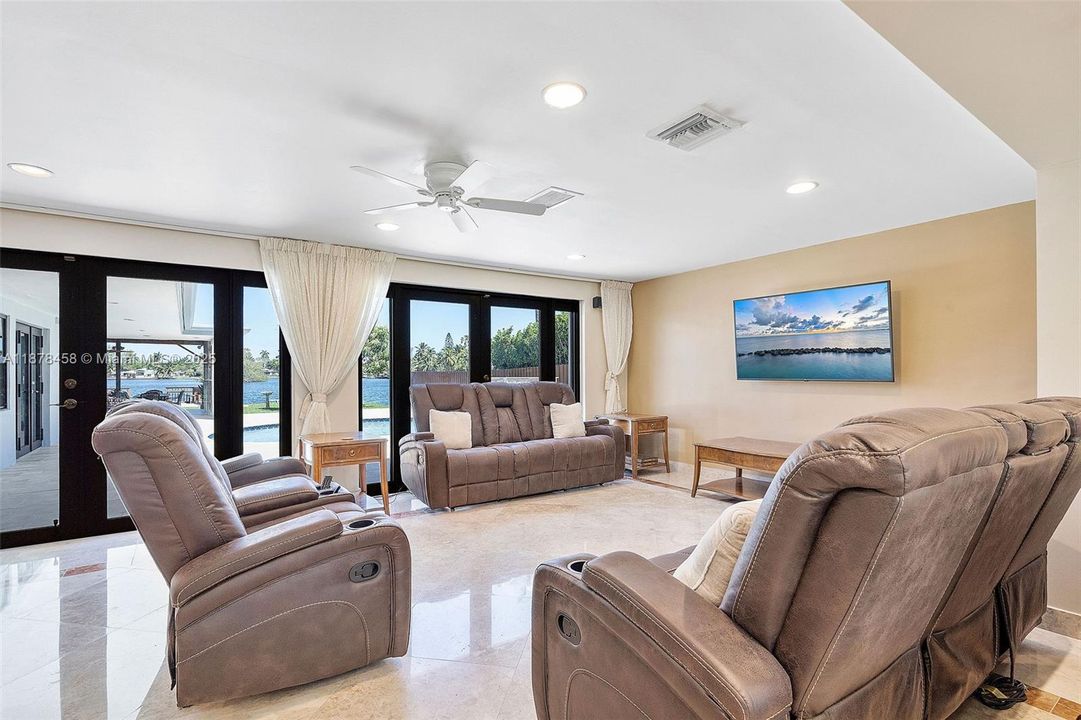 For Sale: $2,490,000 (5 beds, 4 baths, 2759 Square Feet)