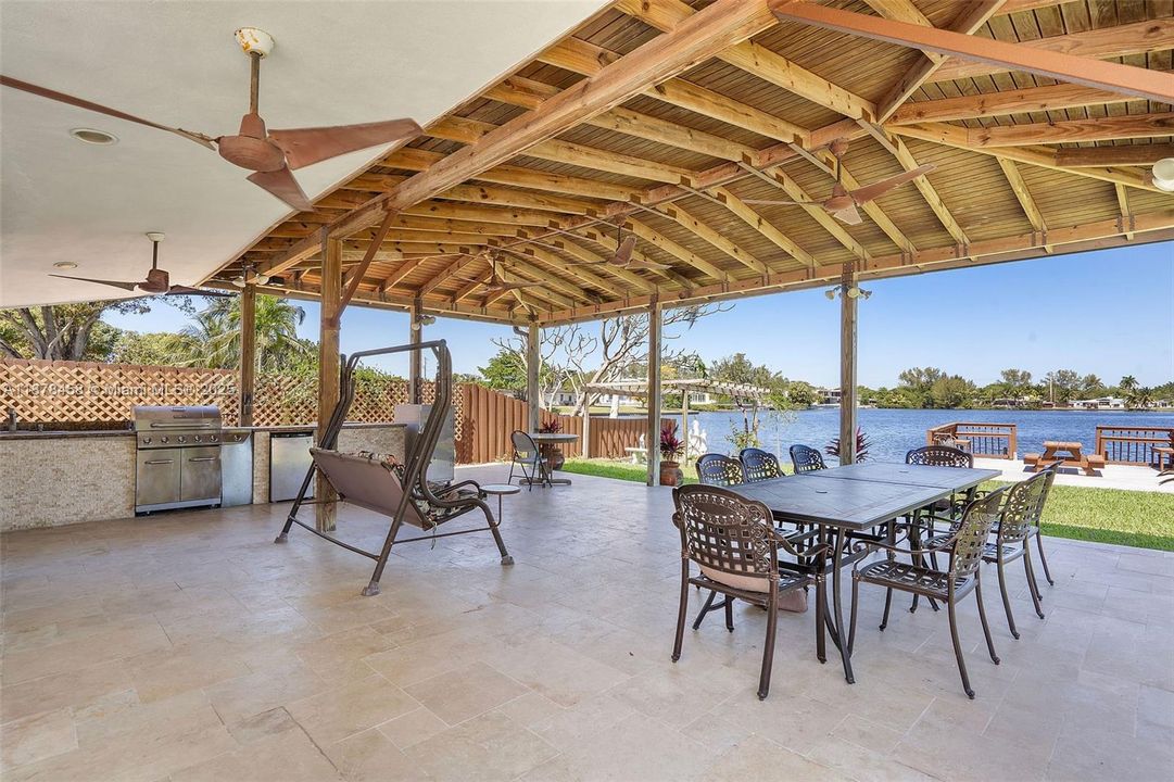 For Sale: $2,490,000 (5 beds, 4 baths, 2759 Square Feet)