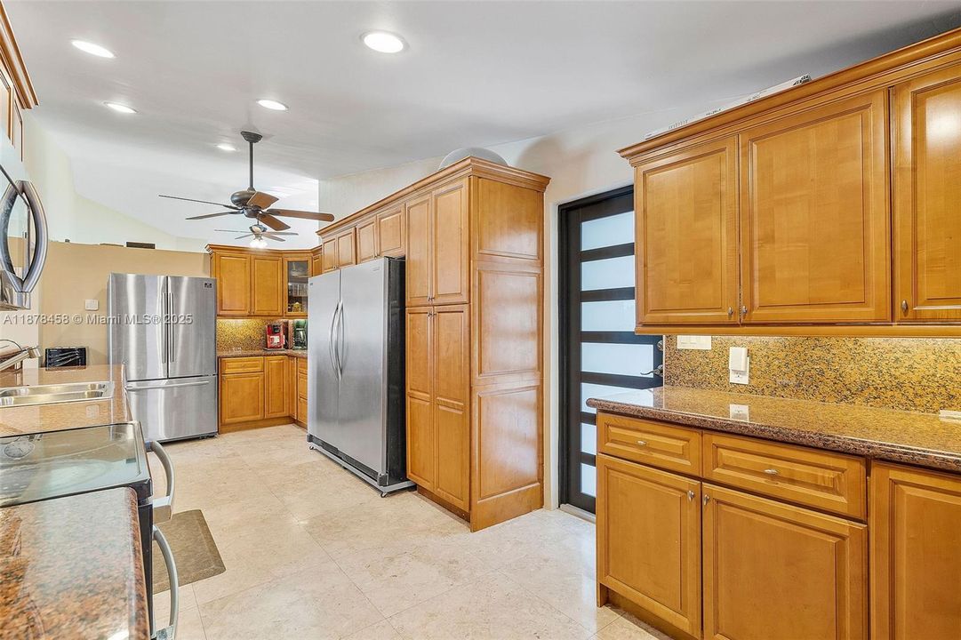 For Sale: $2,490,000 (5 beds, 4 baths, 2759 Square Feet)