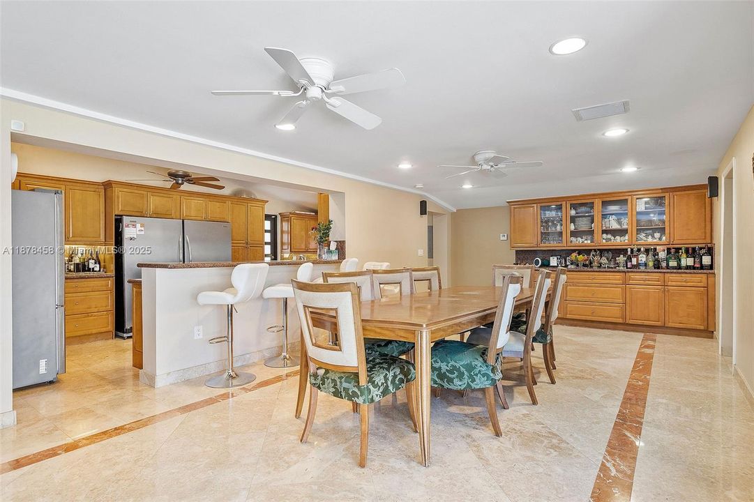 For Sale: $2,490,000 (5 beds, 4 baths, 2759 Square Feet)