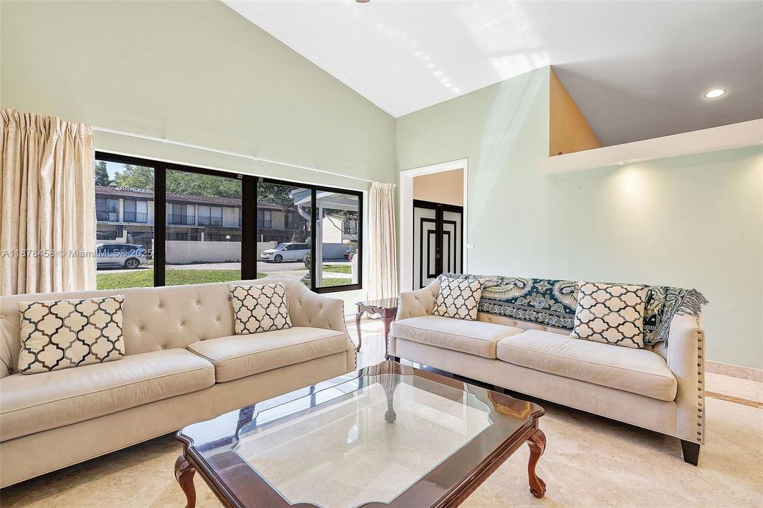 For Sale: $2,490,000 (5 beds, 4 baths, 2759 Square Feet)