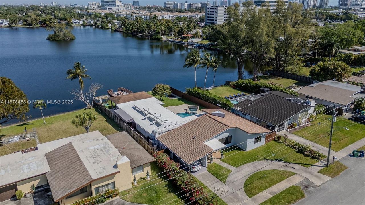 For Sale: $2,490,000 (5 beds, 4 baths, 2759 Square Feet)