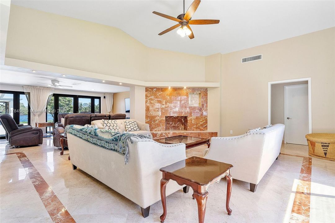 For Sale: $2,490,000 (5 beds, 4 baths, 2759 Square Feet)