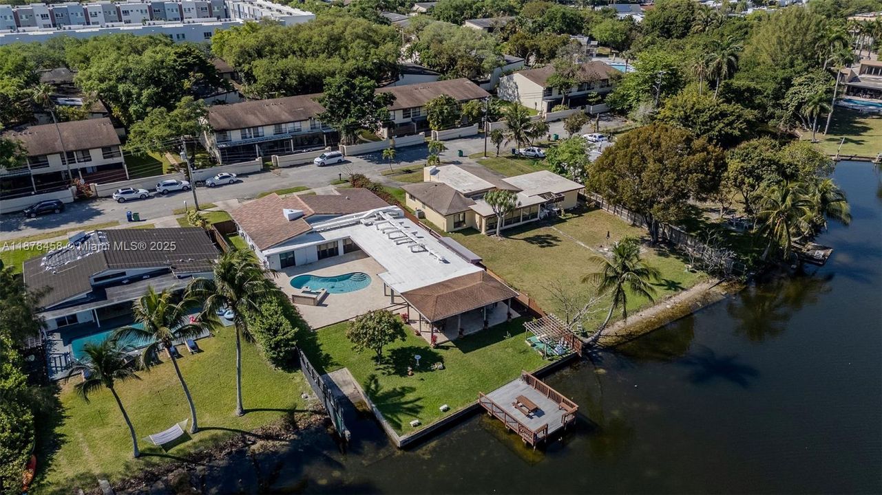 For Sale: $2,490,000 (5 beds, 4 baths, 2759 Square Feet)