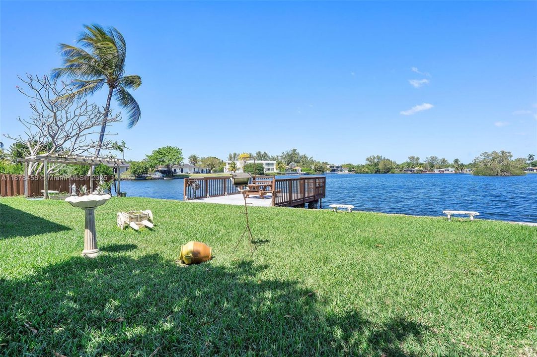 For Sale: $2,490,000 (5 beds, 4 baths, 2759 Square Feet)