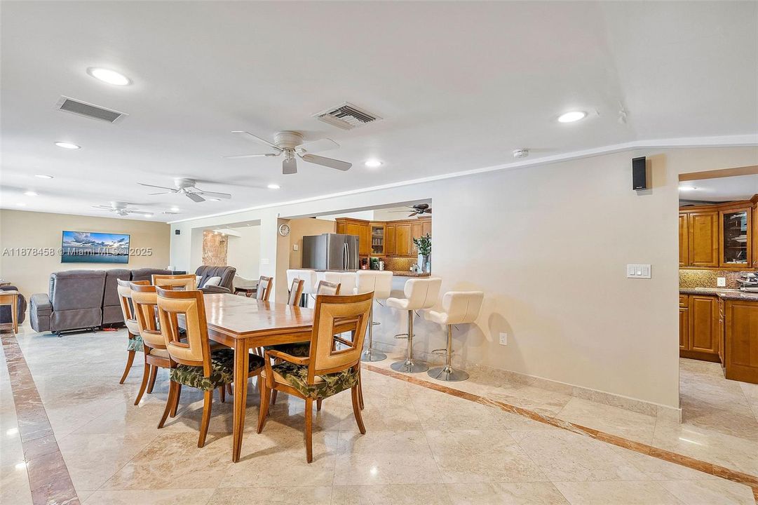 For Sale: $2,490,000 (5 beds, 4 baths, 2759 Square Feet)