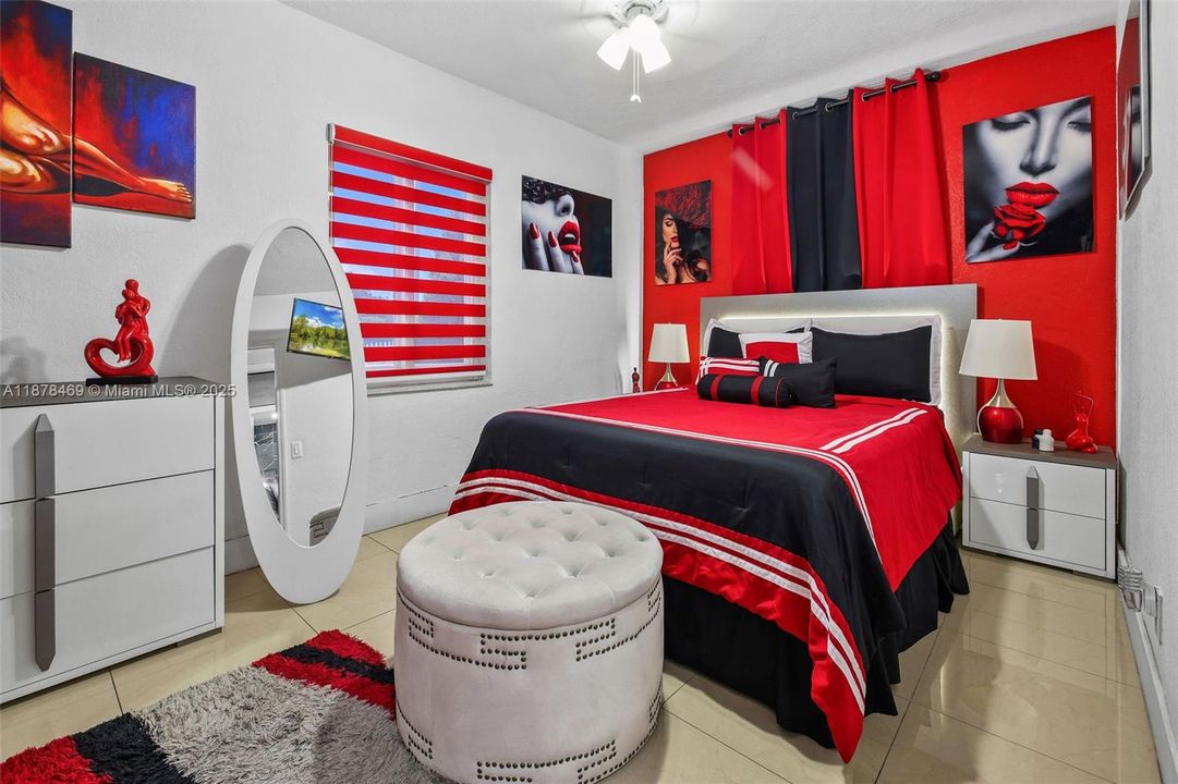 Active With Contract: $400,000 (2 beds, 2 baths, 936 Square Feet)